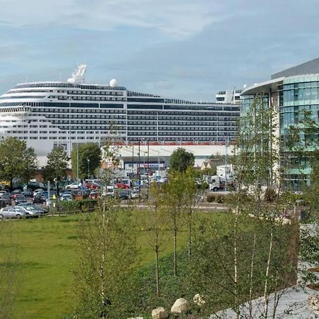 The Greenwich - Two Bedroom Apartment With Parking, Close To Ferry Terminals Southampton Buitenkant foto