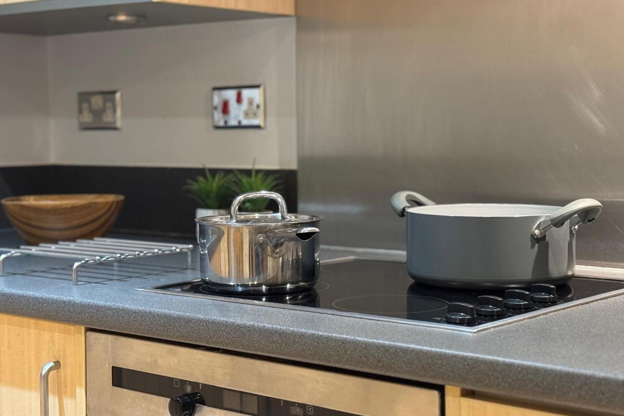 The Greenwich - Two Bedroom Apartment With Parking, Close To Ferry Terminals Southampton Buitenkant foto